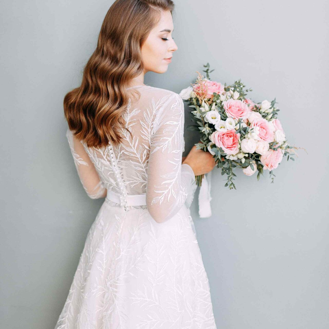 https://spring.am.io.vn/wp-content/uploads/sites/2/2020/11/wedding_dress_04-1280x1280.jpg